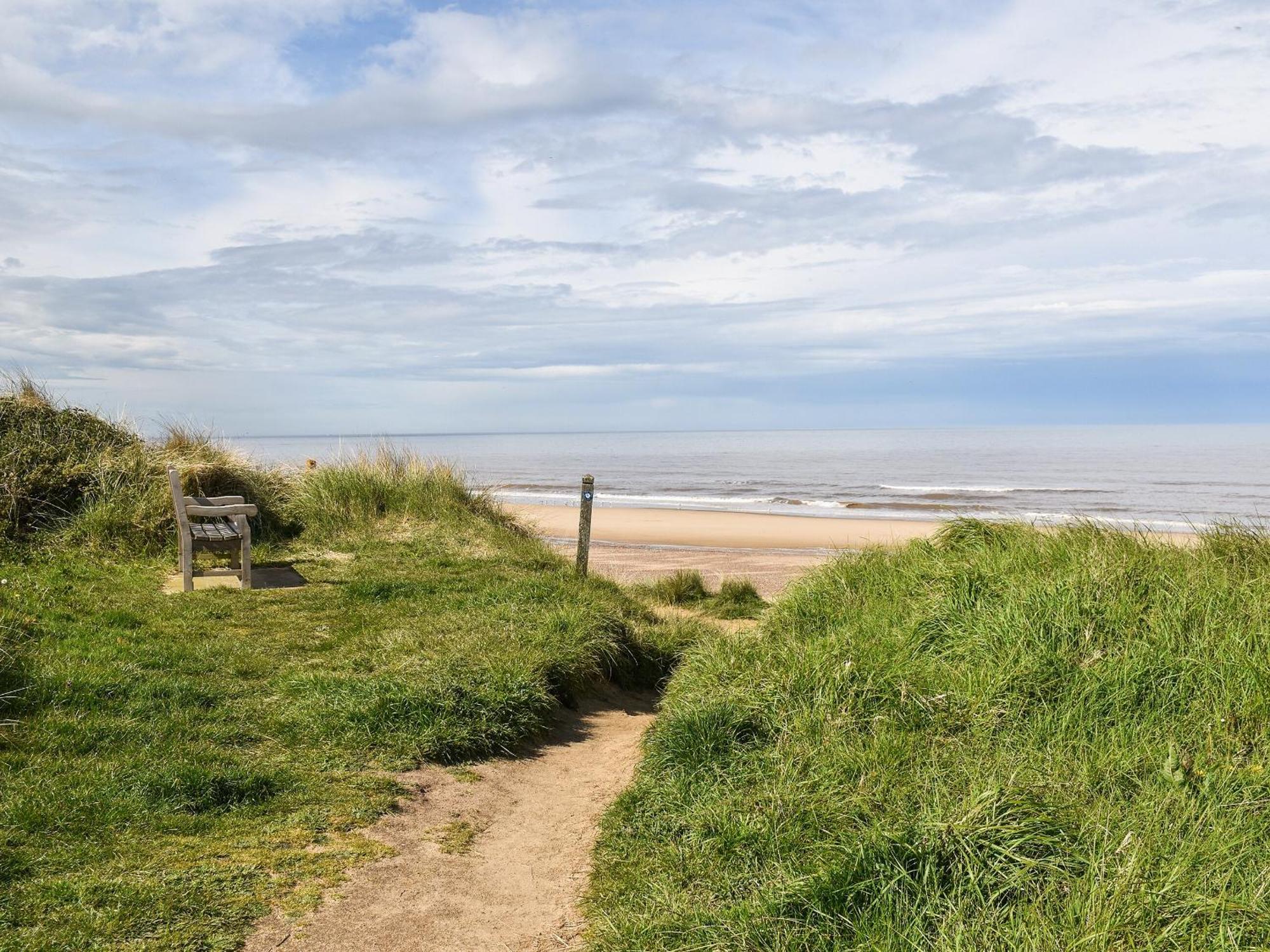 Once Upon A Tide Villa Bacton  Buitenkant foto